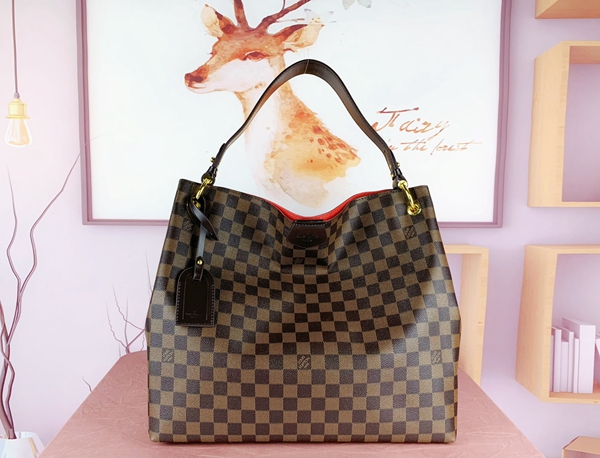 ルイヴィトンバッグ正面デザイン